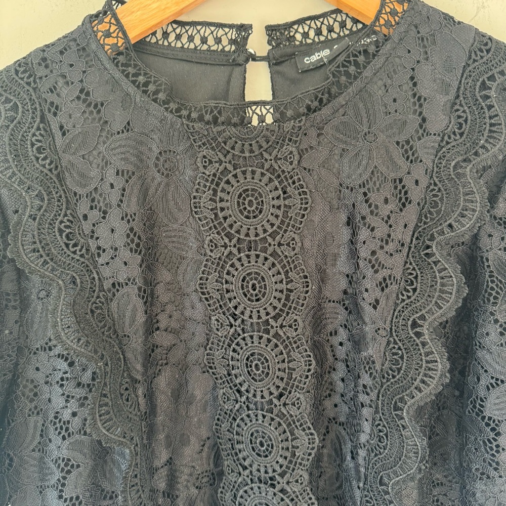 Elegant Black Lace Women's Top - Picture 3 of 7